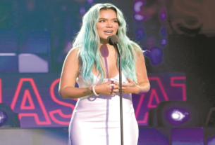 La emoción de Karol G al cantar un tema dedicado a Anuel AA