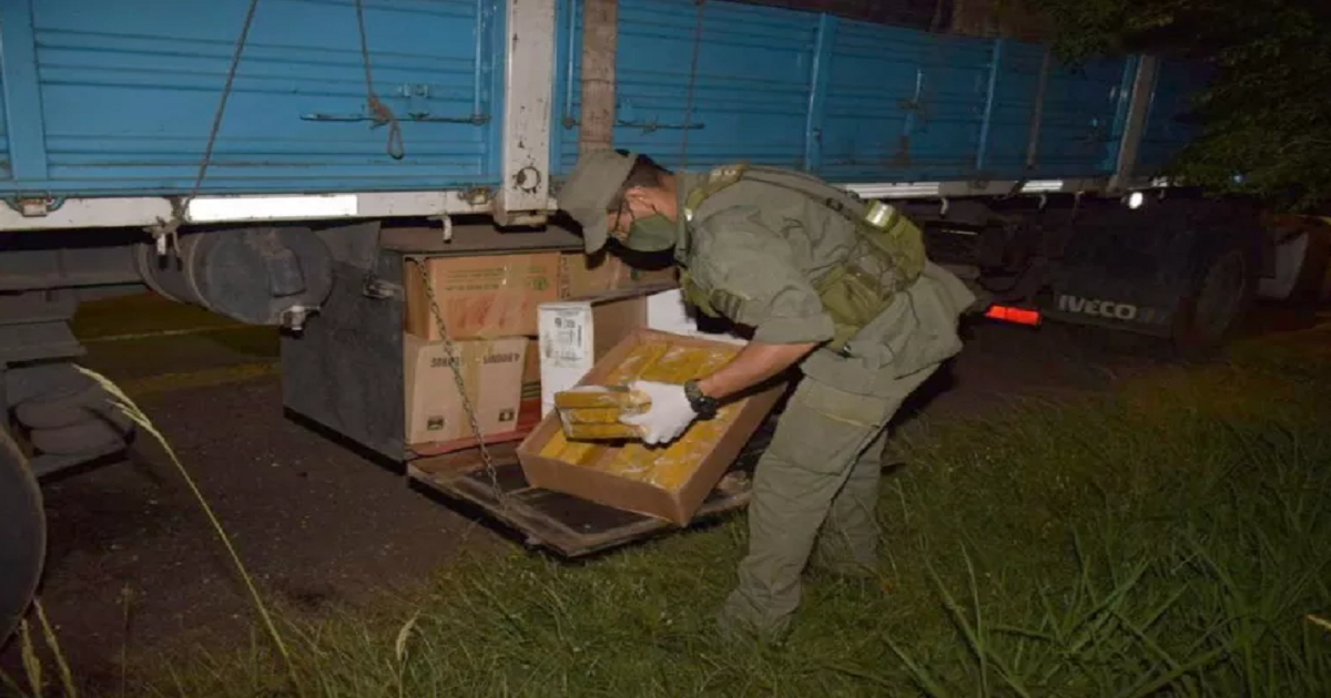 Gendarmería detecto marihuana oculta en un camión que salió de Posadas