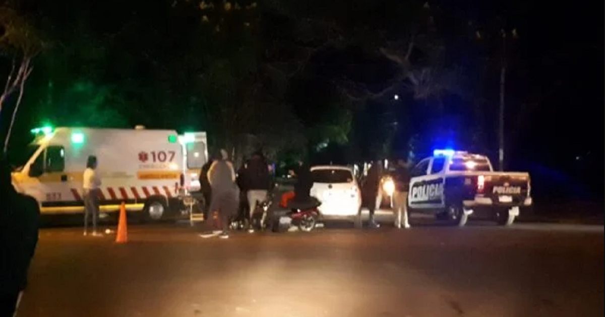 Posadas: una mujer resultó lesionada en un choque entre una motocicleta y un auto