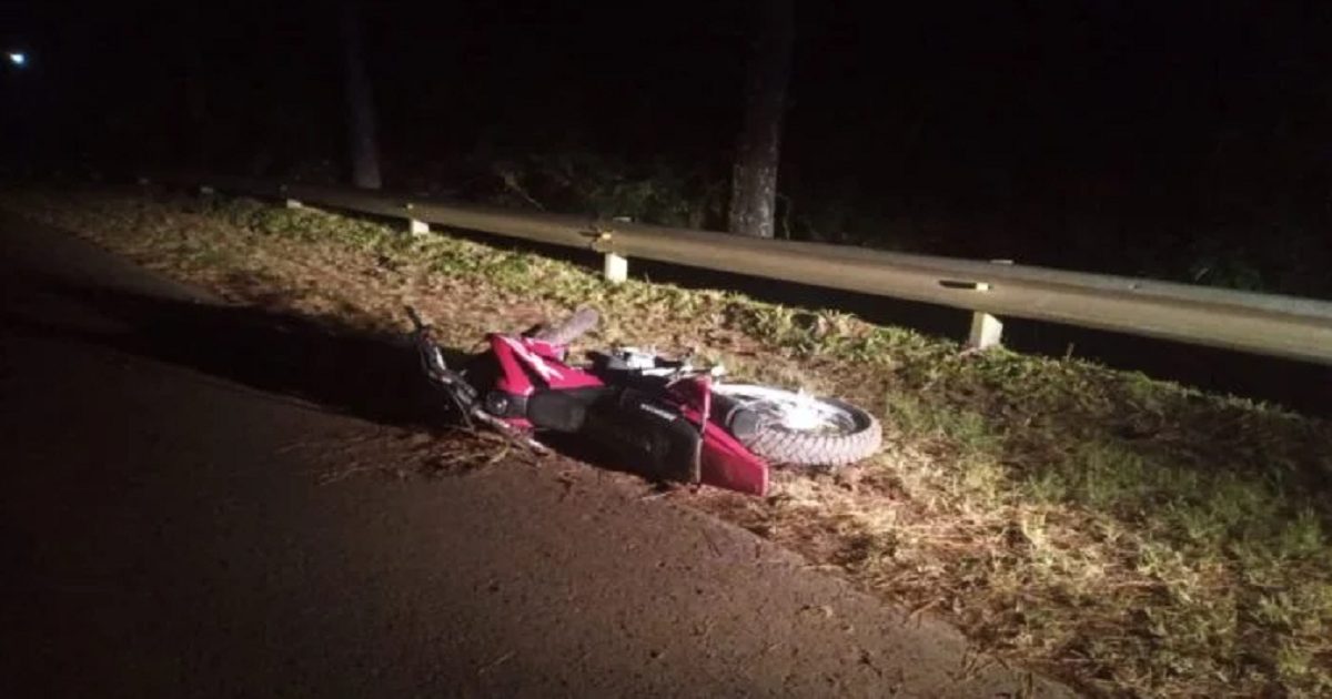 Alba Posse un joven motociclista falleció tras despistar sobre la ruta 2